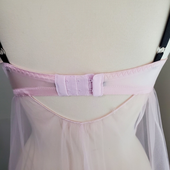 Victoria's Secret Chemise - Picture 7 of 11